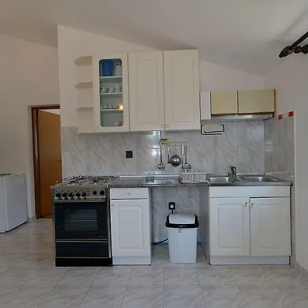 Emil 596 Apartmán Štinjan