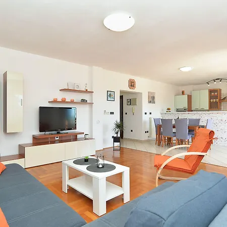 Emil 596 Apartmán