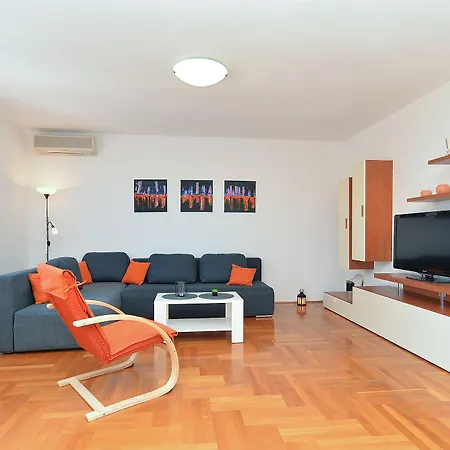 Emil 596 Apartmán *