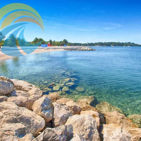 Emil 596 Apartman Štinjan