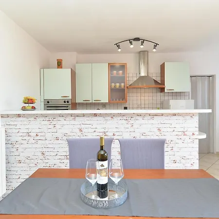 Apartment Emil 596