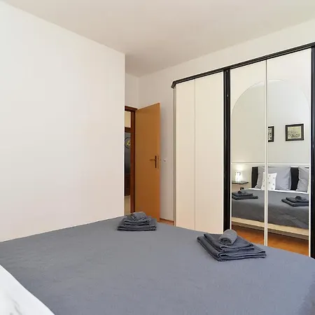 Apartment Emil 596 *